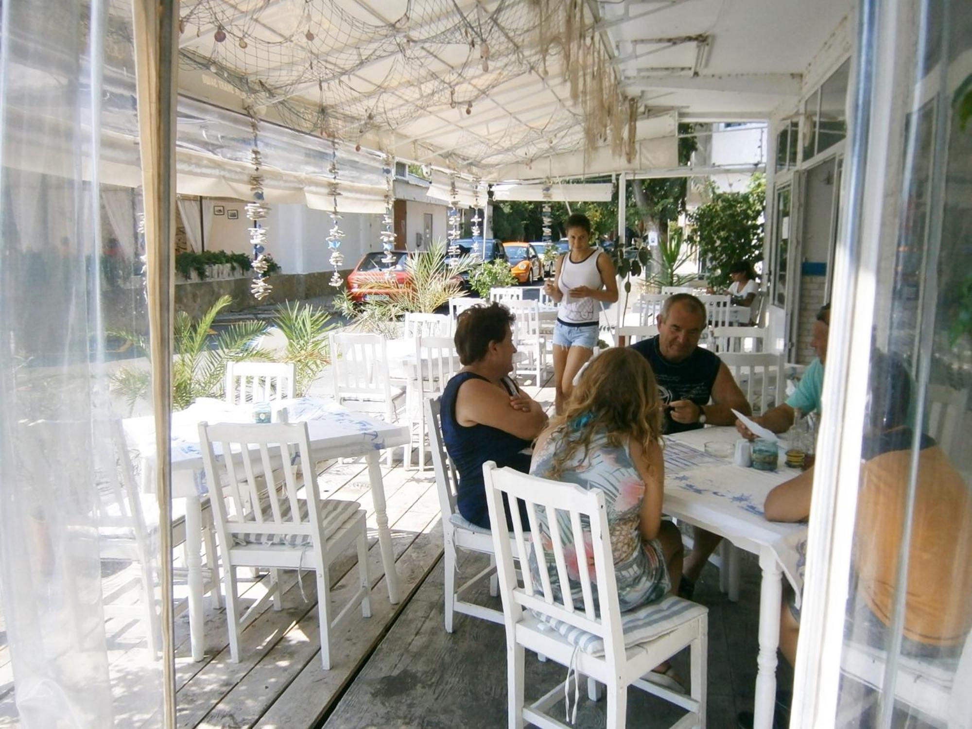 Family Hotel White House Pomorie Kültér fotó